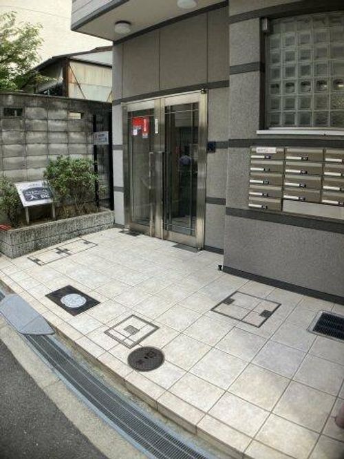 シャルマンハイム大淀の玄関