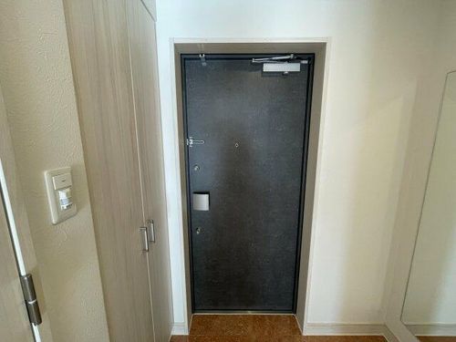 ディームス福島の玄関