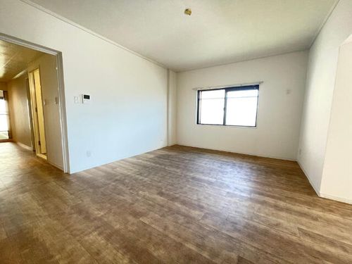 シャトー鹿子の居間