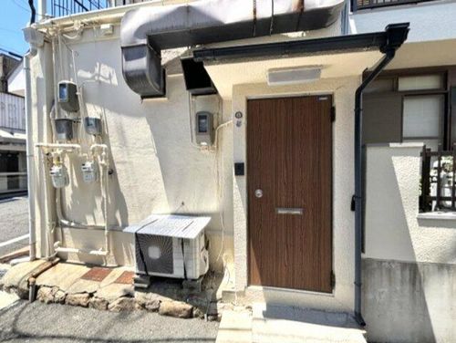 福住アパートの玄関