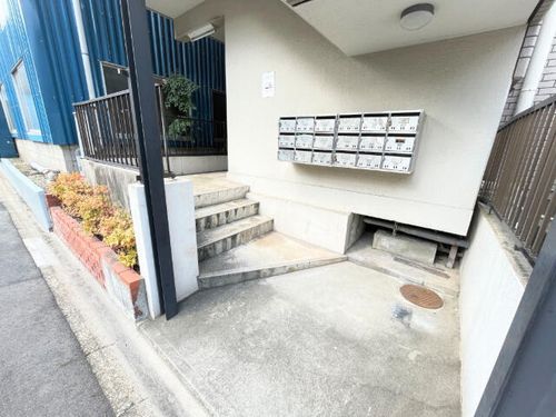 サンリバーヒラマツの玄関