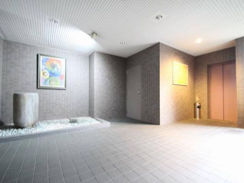 ミレニアム熱田の玄関