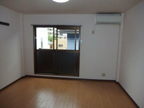 エクセル井田の居間