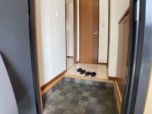 サニーハイツK A棟の玄関