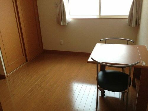 レオパレスフィオーレの居間