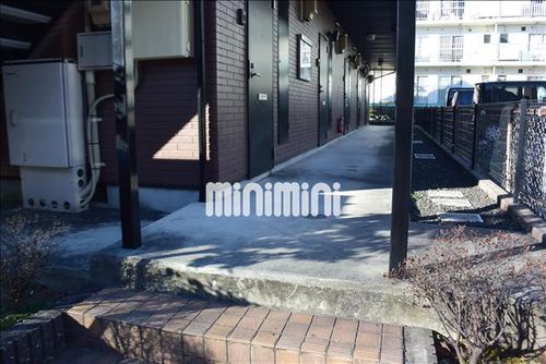 アンプルール ブワ ステラの玄関