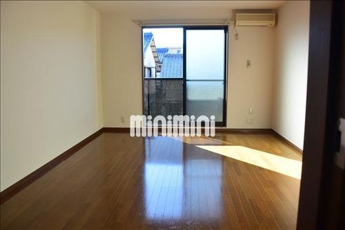 アンプルール ブワ ステラの居間