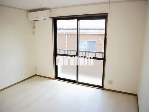 アールズDEUXの居間