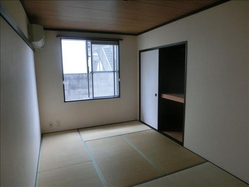 ハイレジデンスウエダの居間