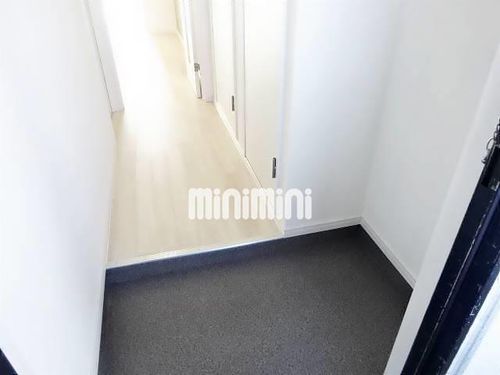 プロミネントAMAの玄関