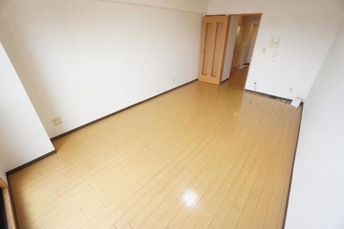 アーバンシティ西桜木の居間