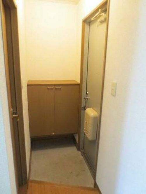 シャルマン横小路の玄関