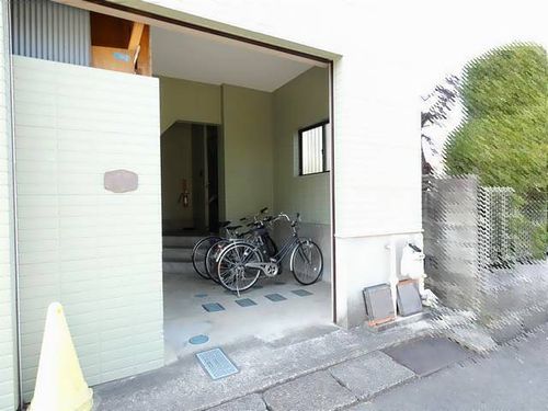 プリムロウズの玄関