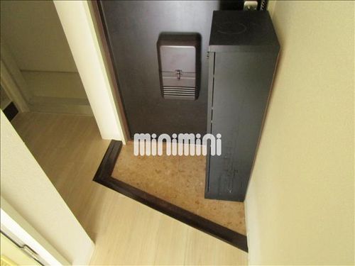 アーバンライフ新栄の玄関