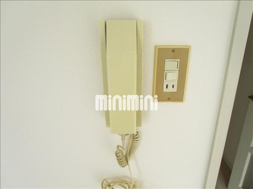 アーバンライフ新栄の玄関