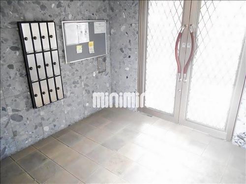 グローバル12の玄関