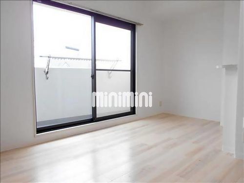 グローバル12の居間