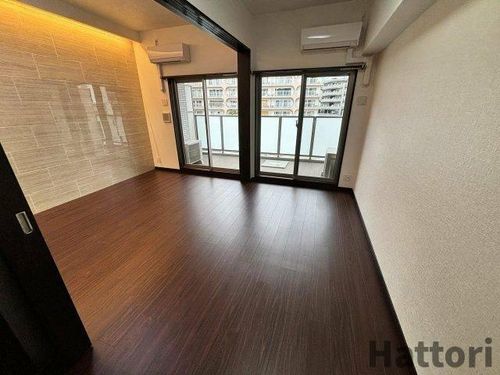 ディームス福島の居間