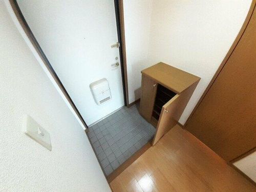 グリシーヌ1番館の玄関