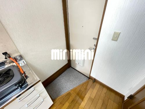 リバティー富本の玄関