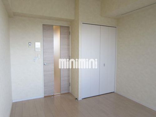 ラ・ヴィ・アン・ローズの居間