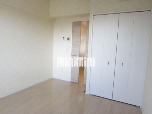 ラ・ヴィ・アン・ローズの居間