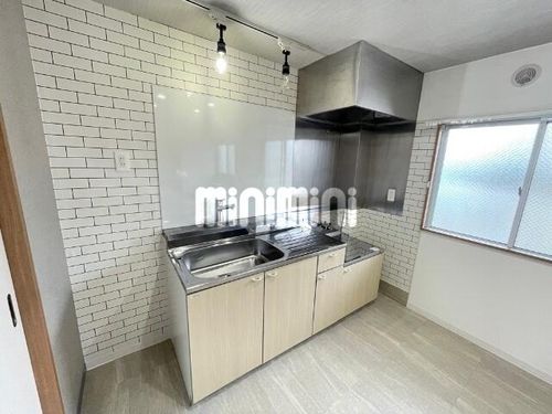 シャトルハイツB棟103のキッチン