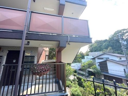 サンハイツ御幸の玄関