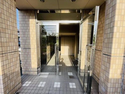 FKハウス横吹の玄関