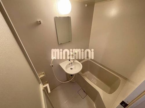 ルミエール吹上105の風呂