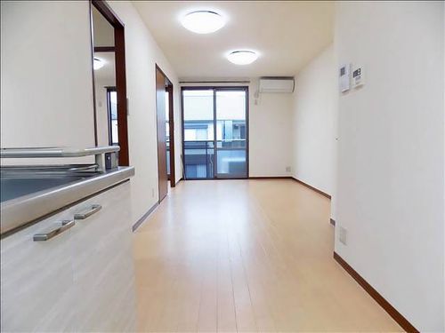 ファミーユAの居間