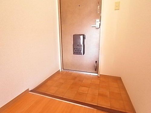 レジデンス清水が丘の玄関