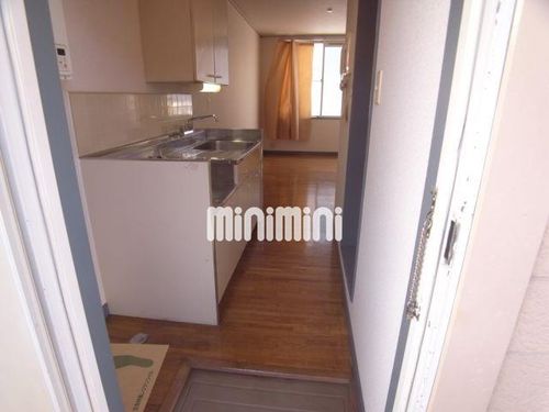 エステートピア栄の玄関