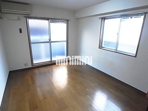 川名ミルキーウェイの居間