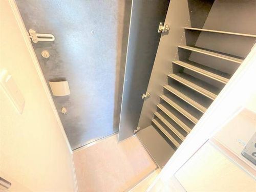 パルティール金山アネックスの玄関