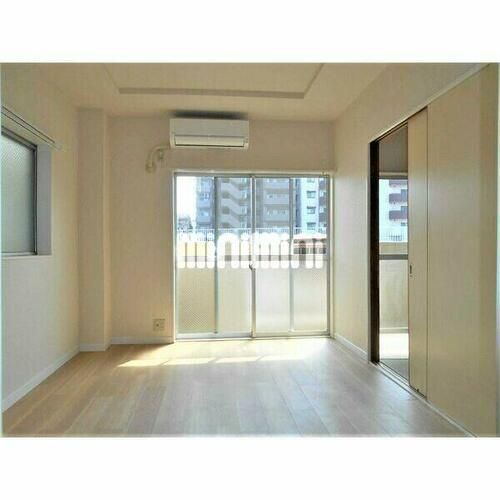 スカイハイムの居間