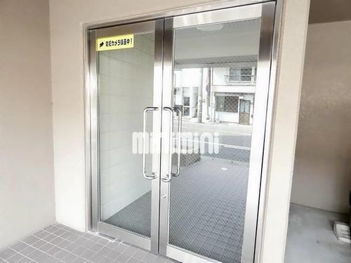 フォレスタ上条の玄関