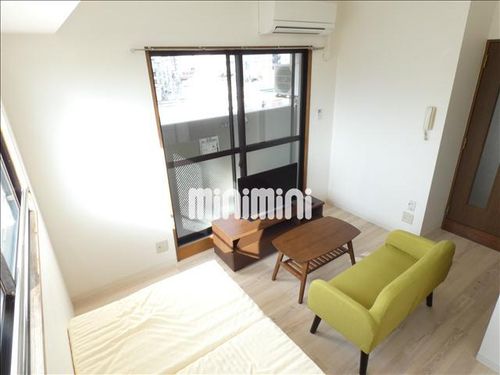 フォレスタ上条の居間