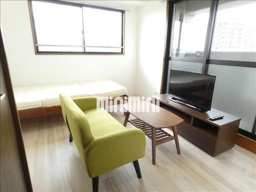 フォレスタ上条の居間