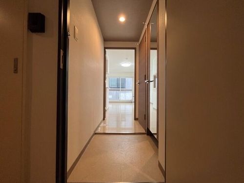 北海道札幌市西区八軒三条東1丁目(マンション)の賃貸物件の玄関