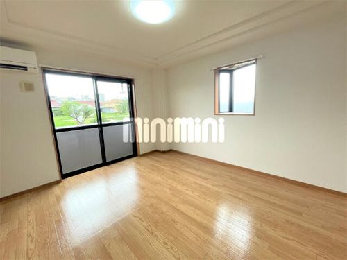 サンハイツの居間