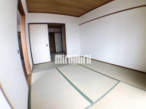 ムーニーナリタの居間