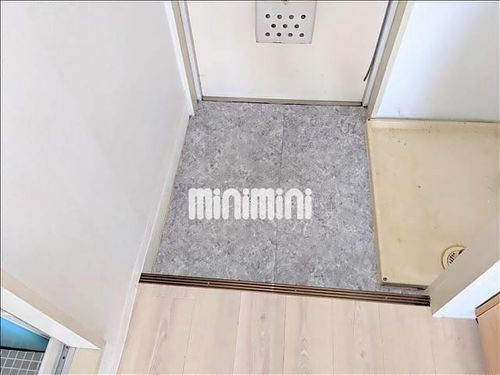 ヒルサイド塩釜の玄関