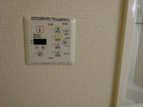 Novel Court IMAISE  B棟の玄関