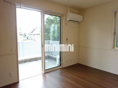 フォレスト九西の居間