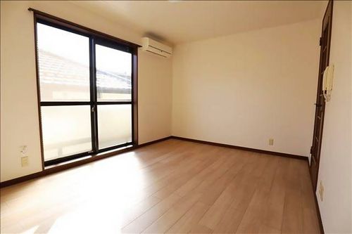 TAMEN COURTの居間