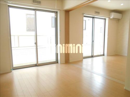 コンフォーティアの居間