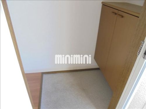 シャイニーK Aの玄関