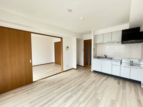 ベルヴュー小坂の居間