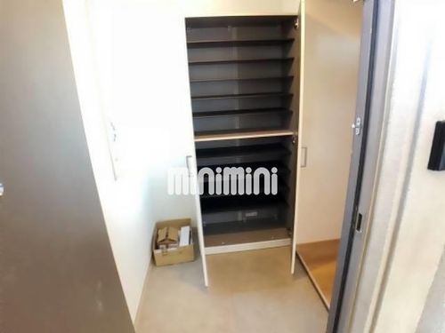 エルスタンザ原の玄関